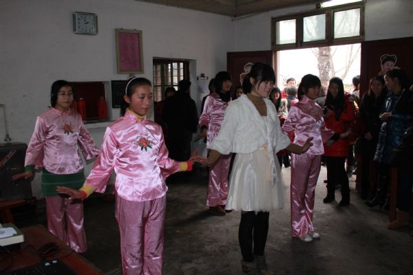 “學(xué)雷鋒，獻(xiàn)愛(ài)心”活動(dòng)走進(jìn)泰州市寺巷鎮(zhèn)敬老院