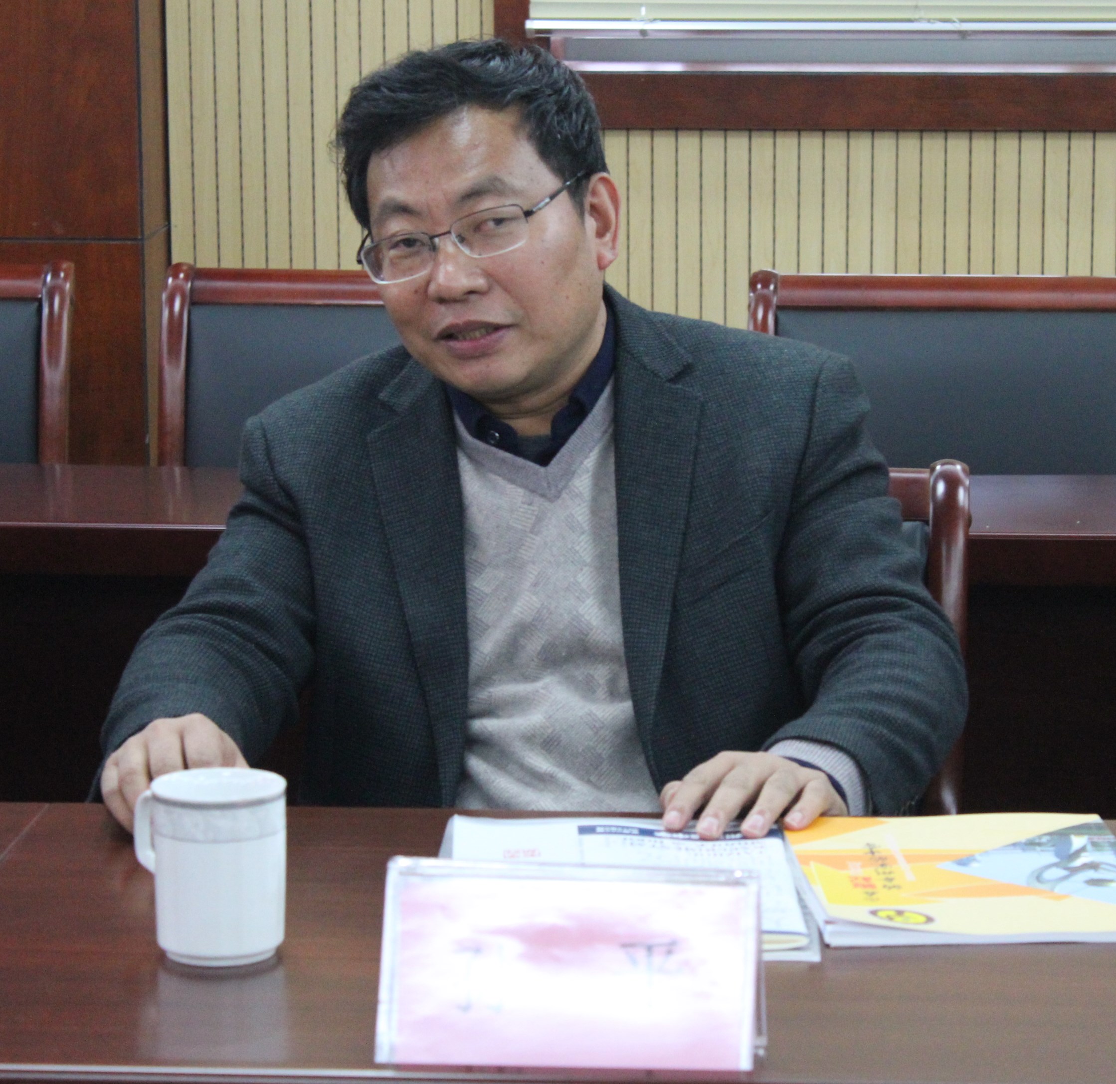 杰出澳籍華人陳俊訪問(wèn)我校