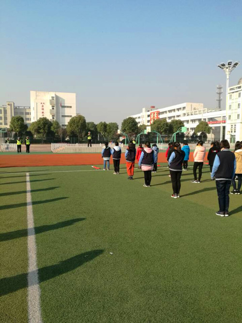 泰州交警支隊高新區(qū)大隊進(jìn)校園開展交通安全講座