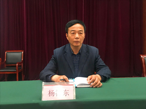 我校開展“預(yù)防校園欺凌_共建平安學(xué)校”講座