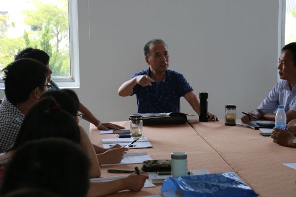 內(nèi)容豐，形式新，效果好