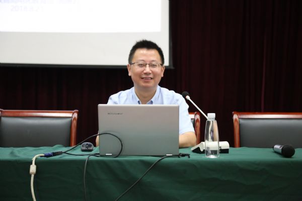 內(nèi)容豐，形式新，效果好