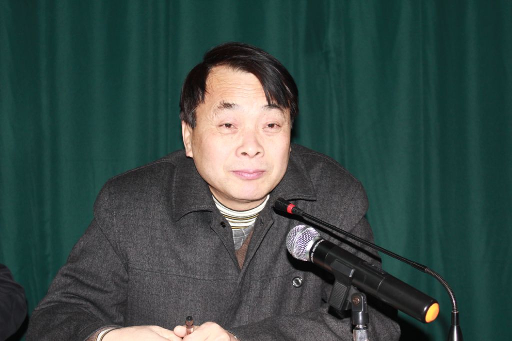 我校召開全體黨員會(huì)議學(xué)習(xí)市教育工委會(huì)議精神