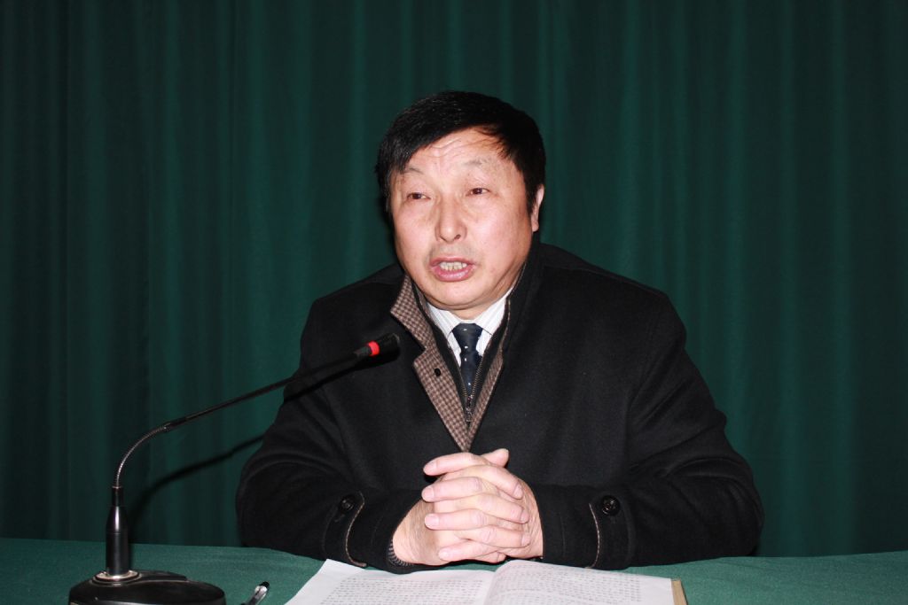 我校召開全體黨員會(huì)議學(xué)習(xí)市教育工委會(huì)議精神