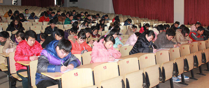 團(tuán)委2012-2013學(xué)年度第二學(xué)期團(tuán)支部例會(huì)勝利召開(kāi)